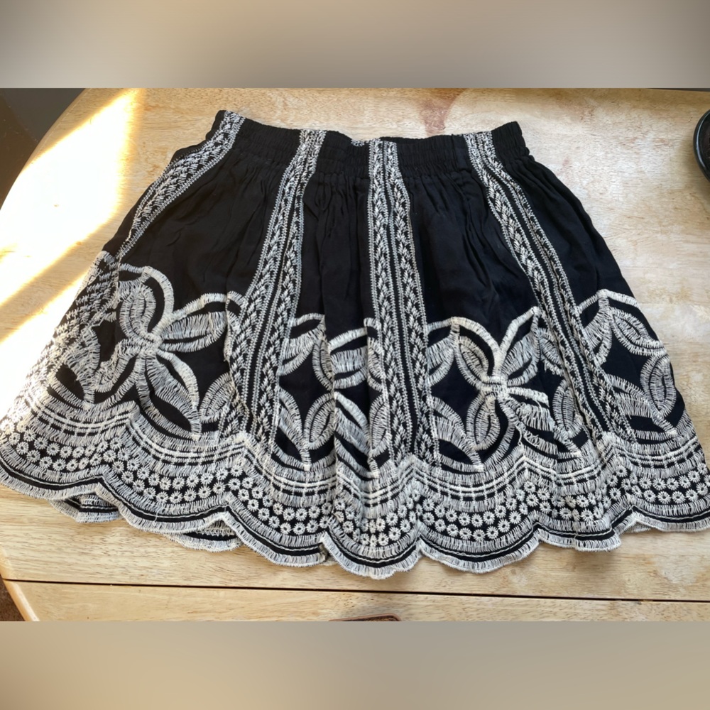 Solitaire High Waist Embroidered Mini Skirt, Medium